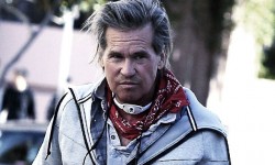Val Kilmer spune din nou că nu suferă de cancer