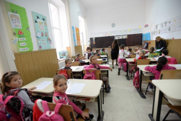 Elevii și preșcolarii vor intra în vacanța de iarnă vineri