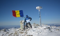 Hunedoara: Drapelul României, arborat de jandarmii montani pe Vârful Parângu Mare cu ocazia Zilei Naționale