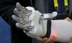 CES 2017: Robotica și inteligența artificială în ajutorul persoanelor cu handicap