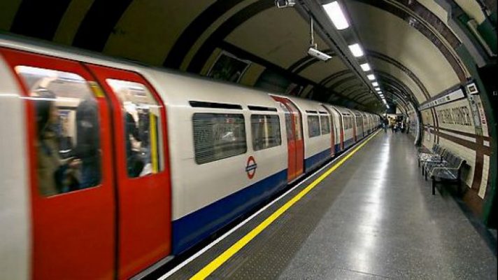 Londra: Metroul a intrat în grevă pentru 24 de ore