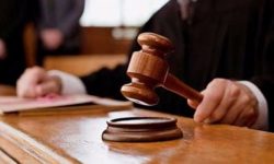 Alba: Deținutul care a atacat anul trecut o judecătoare din Aiud, condamnat la 4 ani și 8 luni de închisoare