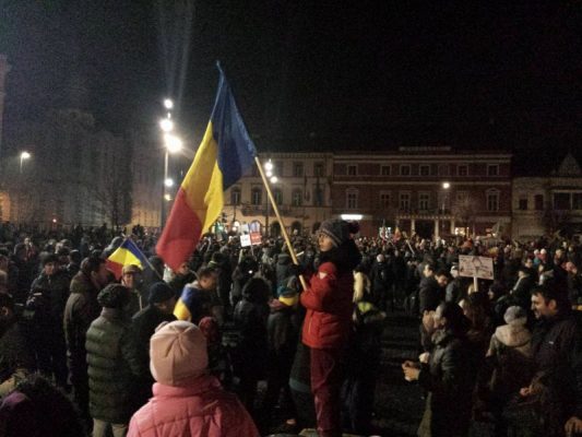Circa 250 de protestari la Cluj; manifestații cu câteva zeci de oameni și în alte orașe din țară – grupaj