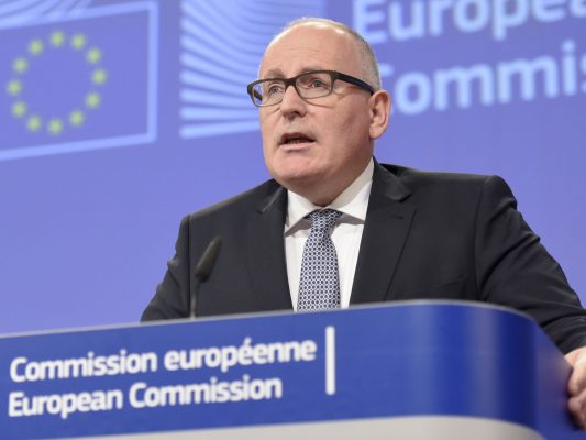 Comisia Europeană cere Guvernului României să reevalueze măsurile din domeniul justiției adoptate marți