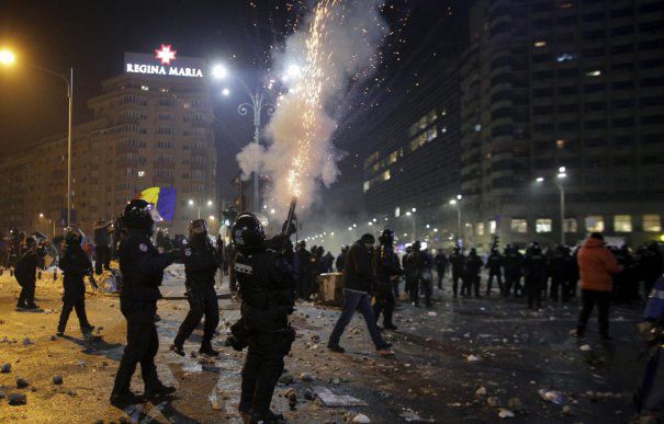 DGPMB: Șase persoane, propuse pentru arestare preventivă pentru violențele din Piața Victoriei
