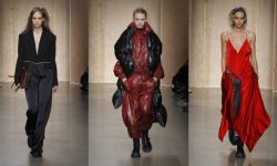 VIDEO New York Fashion Week: Feminitate, sofisticare și exotism la Delpozo, Michael Kors și Ralph Lauren