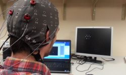 Oamenii de știință au dezvoltat o interfață creier-computer prin care pacienții paralizați își pot comunica gândurile