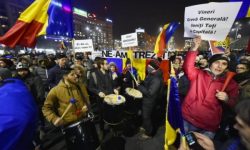 VIDEO Protestul din fața Guvernului – încheiat după miezul nopții