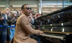 VIDEO John Legend a oferit un recital surpriză în stația de tren St Pancras din Londra