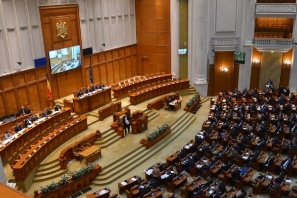 Parlamentul începe, luni, dezbaterile pe marginea proiectului de buget pe 2019