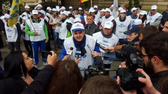USLIP Iaşi susţine proiectul de lege privind protecţia cadrelor didactice