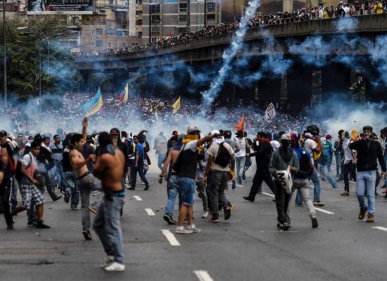 Venezuela: O mie de persoane au fost arestate în cursul manifestaţiilor (ONG)