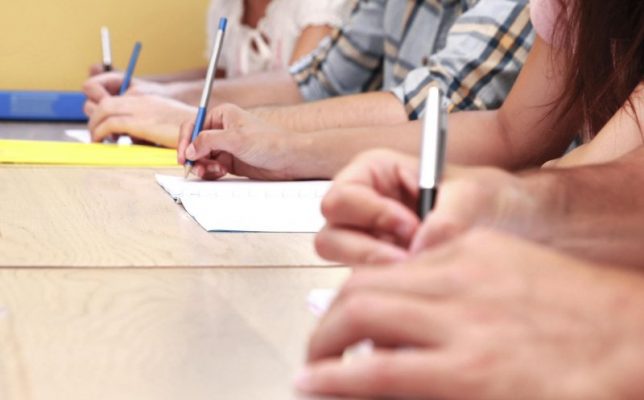 Începe simularea examenului de Bacalaureat: Luni – proba scrisă la Limba şi literatura română