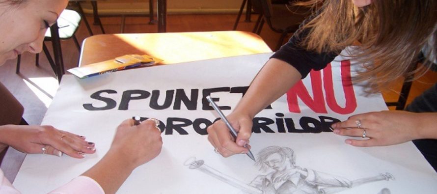 Conferinţe antidrog în şcolile din Bucureşti