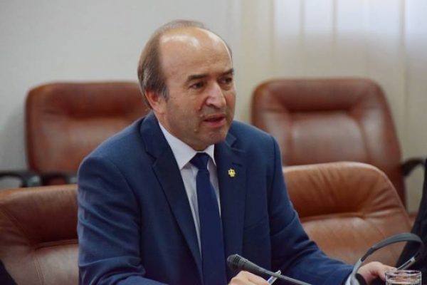 Toader: Proiectele de acte normative – aduse la avizare cu câteva ore înaintea şedinţelor de guvern pentru a se invoca întârzieri de la MJ