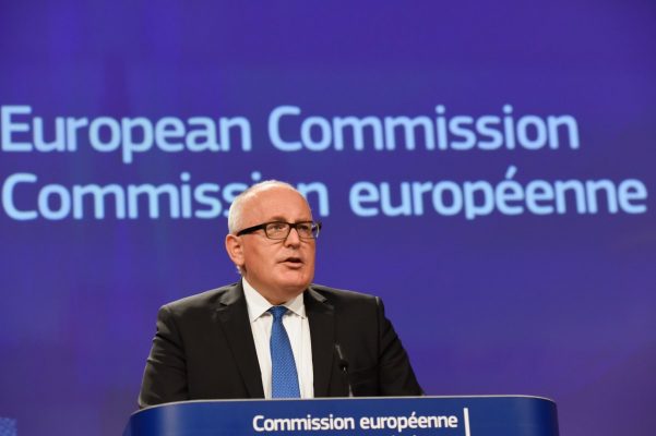 Frans Timmermans doreşte scăderea vârstei legale de vot la 16 ani