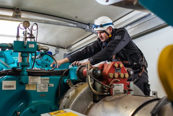 RWEA: Minerii din Valea Jiului ar putea deveni specialişti în energie regenerabilă