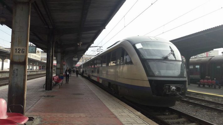 Sibiu: Ministrul Muncii spune că ar putea fi luat în calcul ca şi elevii să beneficieze de gratuitate cu trenul ca studenţii