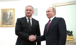 Vladimir Putin: Rusia îl va sprijini pe Dodon în lupta împotriva “uzurpatorilor puterii” din Republica Moldova