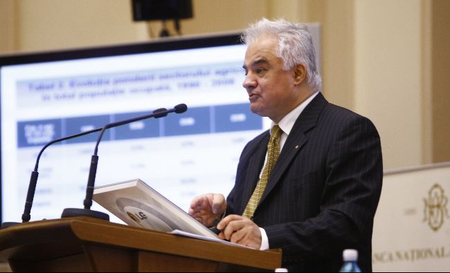 Eugen Rădulescu: Suntem într-o situaţie extrem de dificilă, politic şi economic