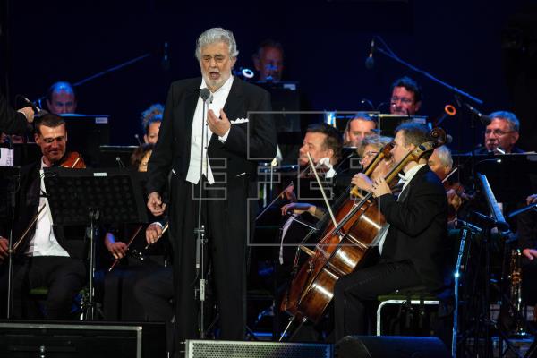 Spania – Teatrul Real îşi confirmă sprijinul faţă de Plácido Domingo, prezent în mai în ‘La Traviata’
