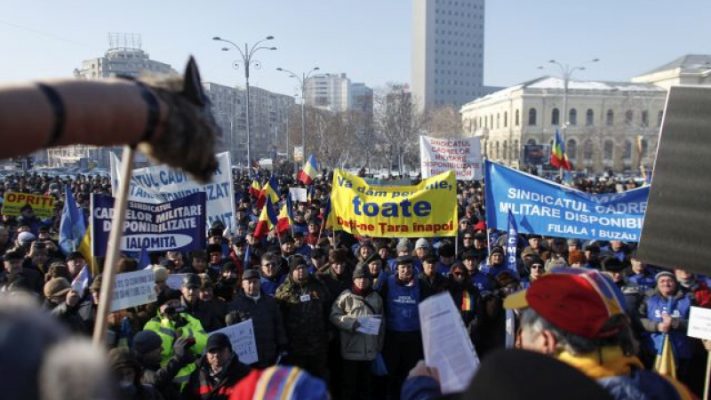 Miting de protest al Sindicatului Cadrelor Militare Disponibilizate, în Piaţa Victoriei