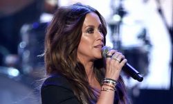 VIDEO Alanis Morissette a lansat un nou single şi anunţă un turneu pentru 2020