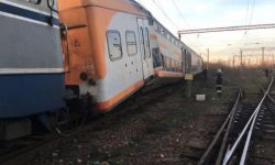 Prahova: Două trenuri au deraiat la Ploieşti, persoanele rănite primesc îngrijiri medicale la faţa locului