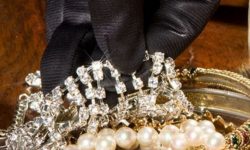 Bijuterii în valoare de peste un milion de euro, furate dintr-un magazin din Munchen