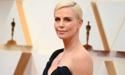 Charlize Theron a purtat un colier de diamante de 5 milioane de dolari la gala premiilor Oscar