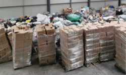 Constanţa: 16 containere cu deşeuri descărcate de pe un vapor olandez, depistate în port; doi români şi un britanic, anchetaţi