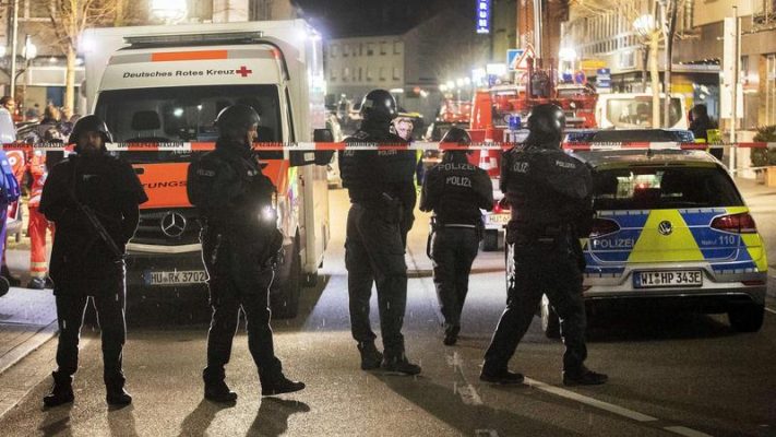 Germania: Nouă morţi în cele două incidente armate din Hanau; presupusul autor a fost găsit mort