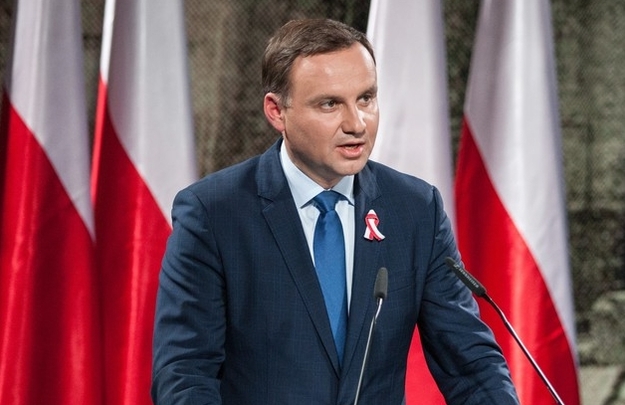 Polonia: Preşedintele Andrzej Duda nu va mai organiza mari mitinguri de campanie din cauza coronavirusului
