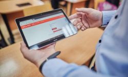 Premierul Orban cere organizarea de cursuri online pe durata suspendării orelor în şcoli