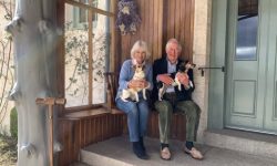 Charles şi Camilla s-au pozat alături de câinii lor cu ocazia aniversării a 15 ani de căsătorie