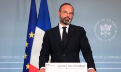 Premierul francez promite o primă de până la 1.500 de euro pentru angajaţii din Sănătate