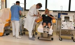 Andrea Bocelli a dezvăluit că a avut COVID-19 şi a donat plasmă pentru cercetări