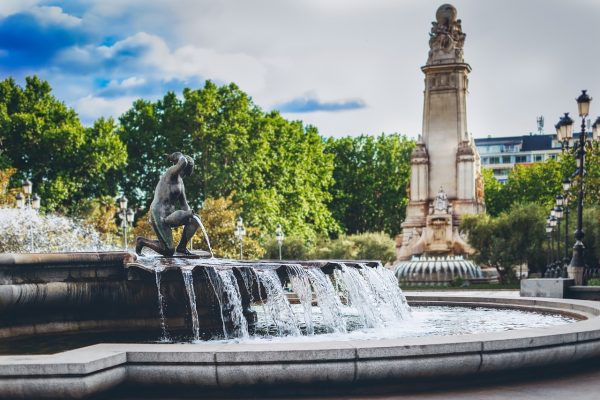 La Madrid şi Barcelona se redeschid luni terasele, hotelurile şi muzeele