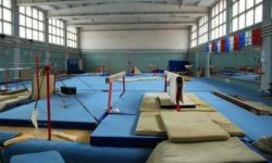 Amenzi de 5.000 – 10.000 lei pentru cluburi şi federaţii dacă nu asigură o distanţă de 2 m între sportivi în săli