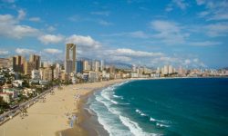 Spania încearcă să îşi reactiveze turismul în contextul respectării normelor de siguranţă sanitară