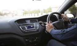 RAR: Maşinile cu volan pe dreapta, provenite din Marea Britanie, ar putea să nu mai fie înmatriculate în România de la 1 ianuarie 2021