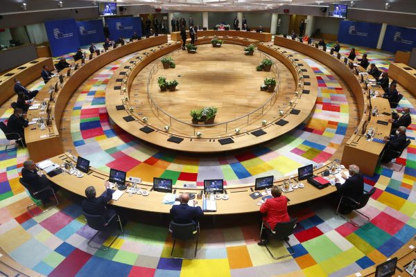 Summit UE: Discuţiile privind planul de relansare economică vor fi reluate luni la ora 14:00 GMT