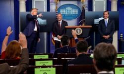 Administraţia Trump îşi apără decizia de a informa mai puţin Congresul asupra ingerinţelor electorale străine