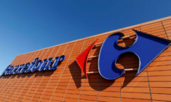Carrefour a cumpărat 172 de magazine în Spania