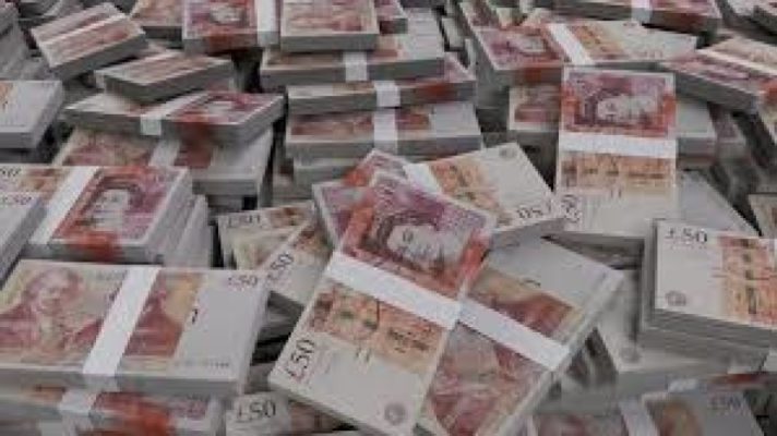 Datoria publică a Marii Britanii a trecut de 2.000 de miliarde de lire sterline