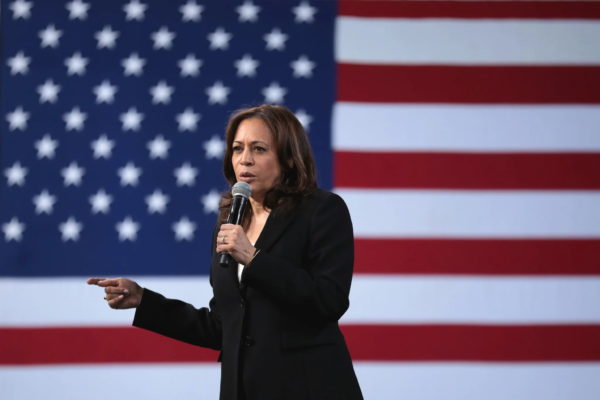 SUA: Kamala Harris cere Americii să întoarcă pagina Trump