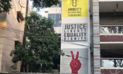 Amnesty International îşi suspendă activităţile din India şi denunţă o ”vânătoare de vrăjitoare” din partea guvernului