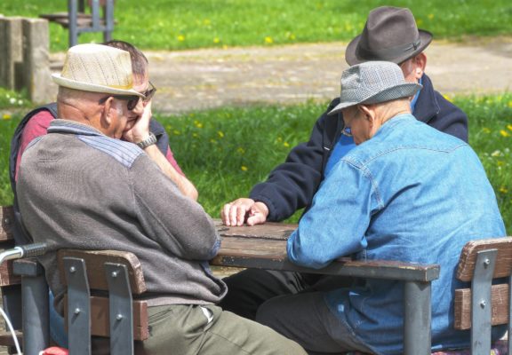 Federaţia Naţională a Pensionarilor organizează, joi, o conferinţă de presă despre situaţia pensionarilor cu dificultăţi financiare