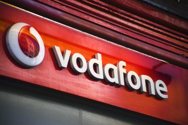 Vodafone negociază preluarea operatorului spaniol MasMovil
