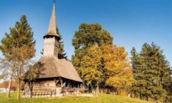 Ministerul Economiei anunţă lansarea Rutei Cultural Turistice a Bisericilor de Lemn din România